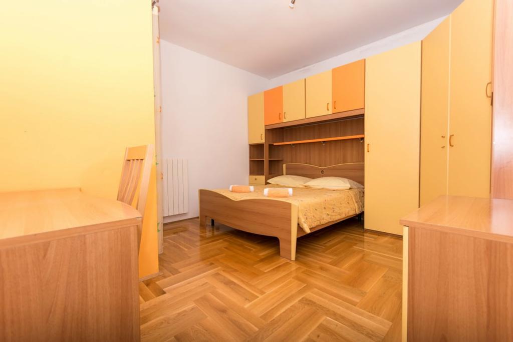 Apartments Meri Seget Vranjica Exterior photo